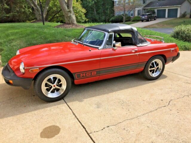 1977 MG MGB ONE OF A KIND 87k 2 OWNER ALWAYS GARAGED GORGEOUS 1977 MG MGB