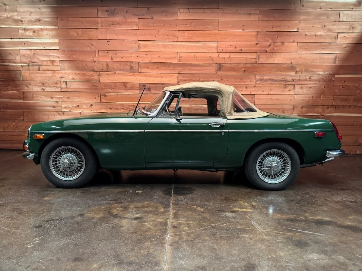 1977 MG MGB - photo 2