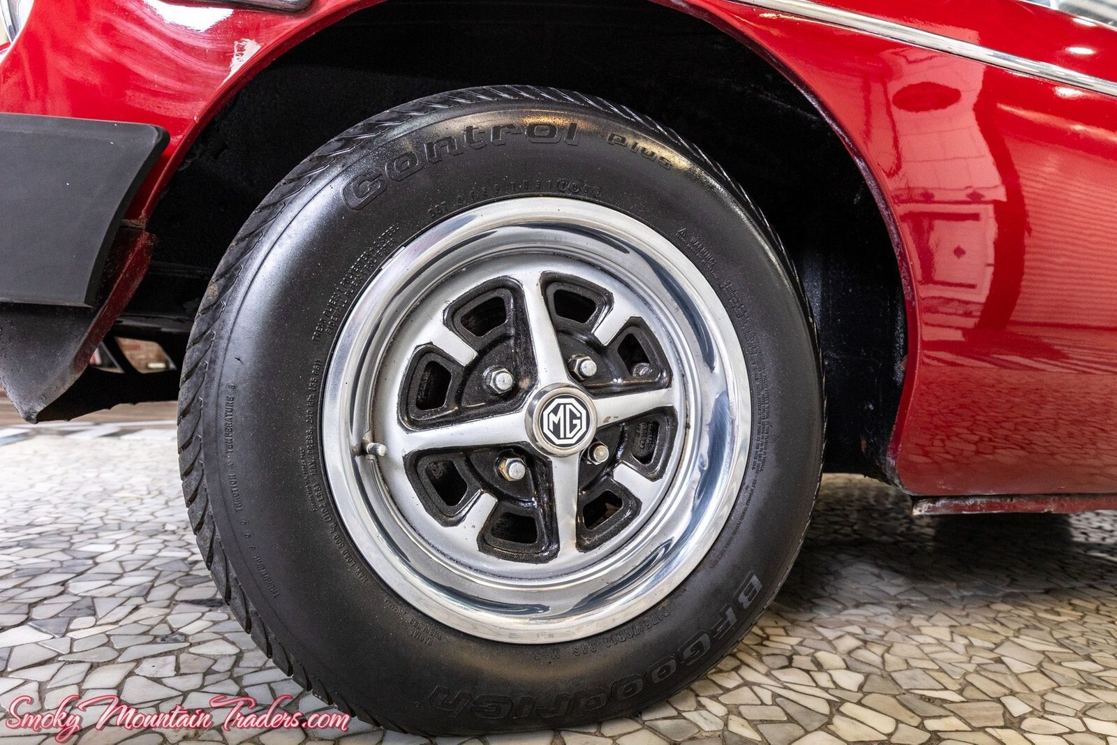 1977 MG MGB Roadster - photo 6