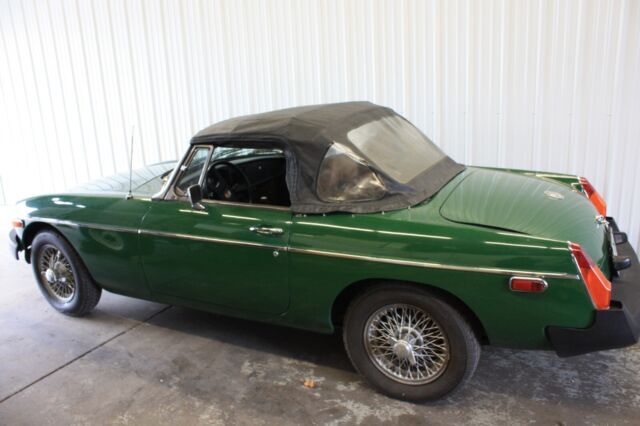 1977 MGB British Green w/wire wheels convertible 1977 MG MGB