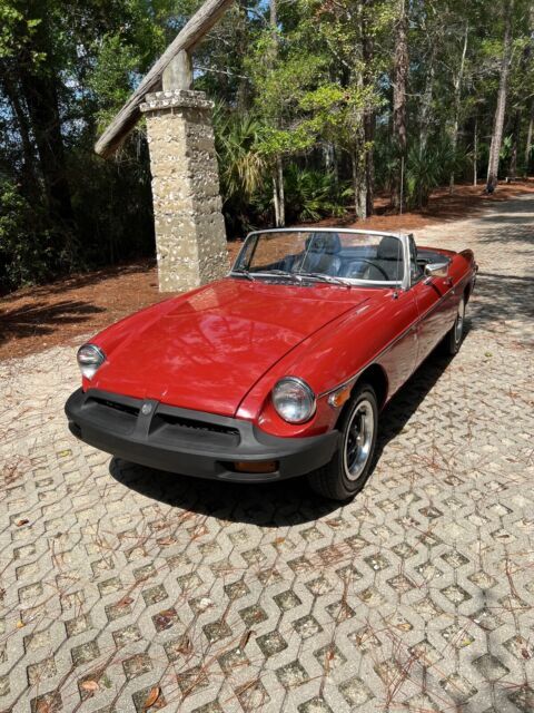 1977 MGB Convertible Red RWD Manual 1977 MG B