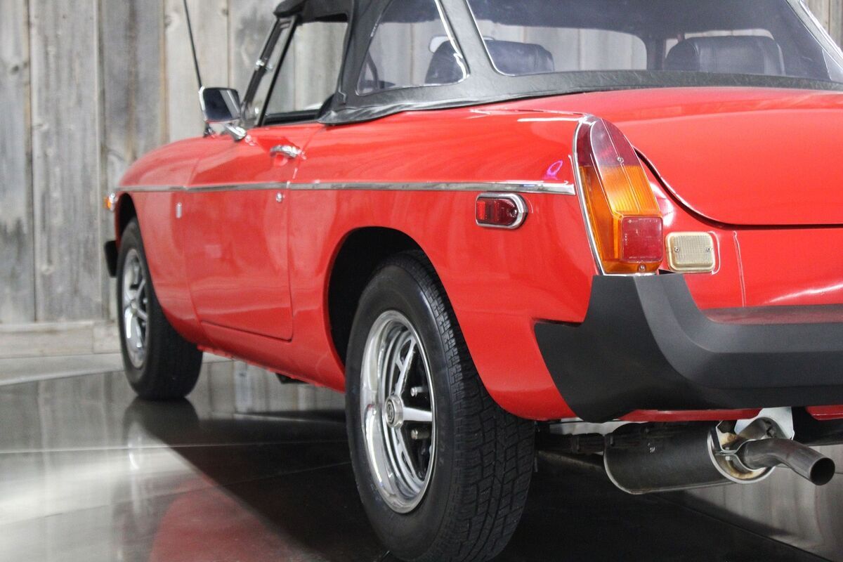 1977 MG MGB PAY with BITCOIN new paint top and boot 4spd - photo 10