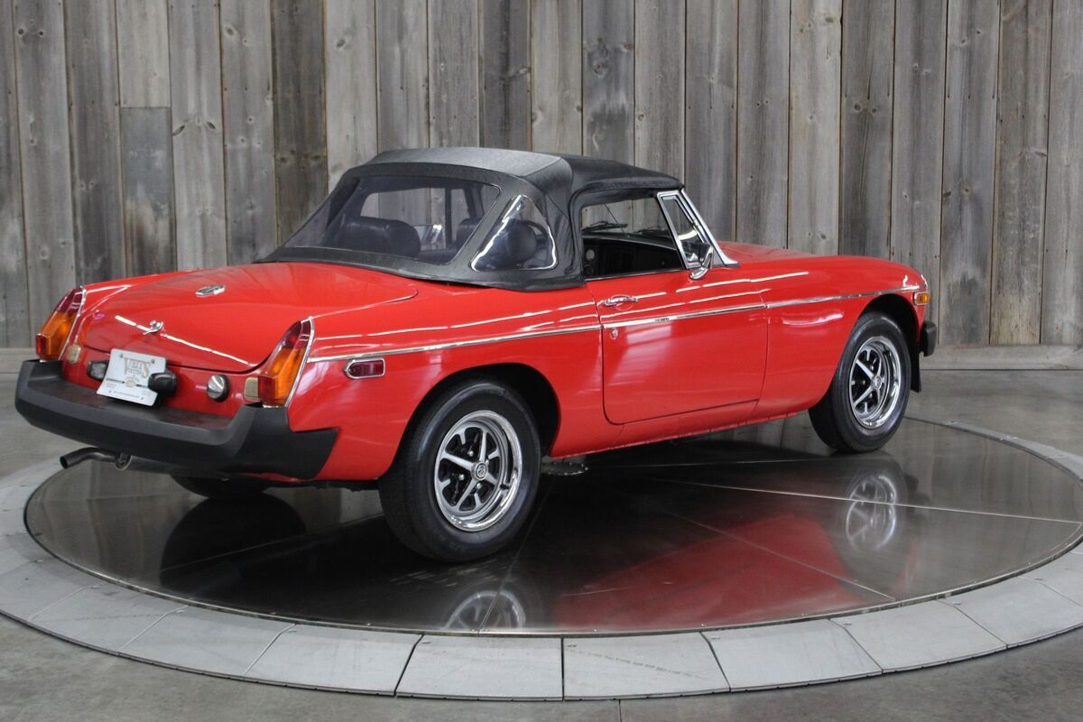 1977 MG MGB PAY with BITCOIN new paint top and boot 4spd - photo 4