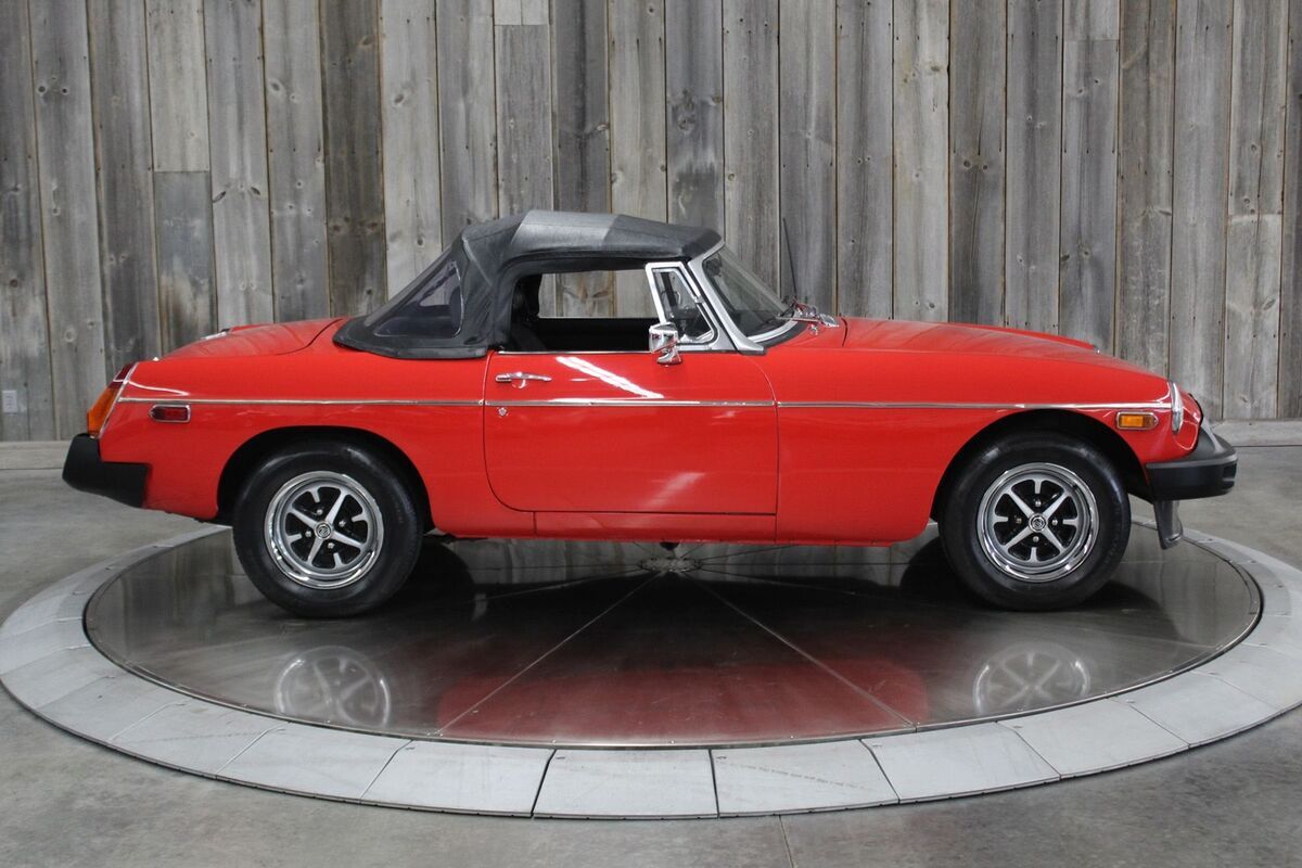 1977 MG MGB PAY with BITCOIN new paint top and boot 4spd - photo 5