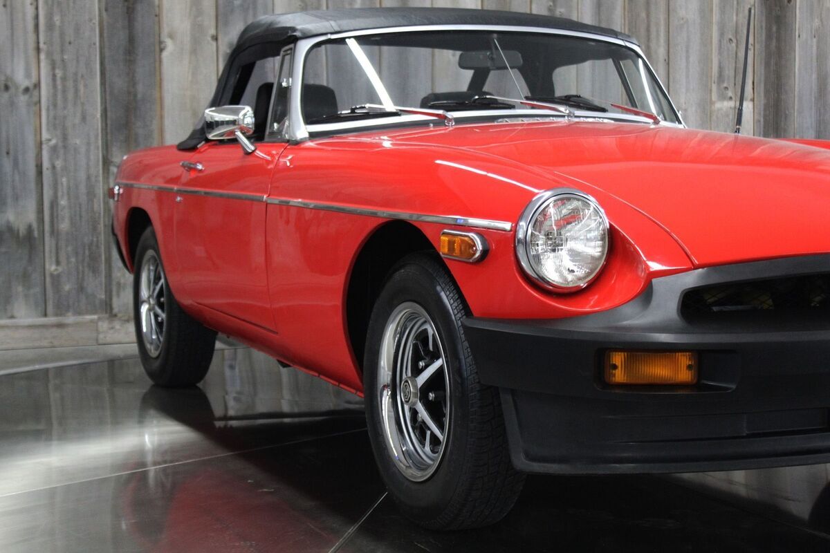 1977 MG MGB PAY with BITCOIN new paint top and boot 4spd - photo 7