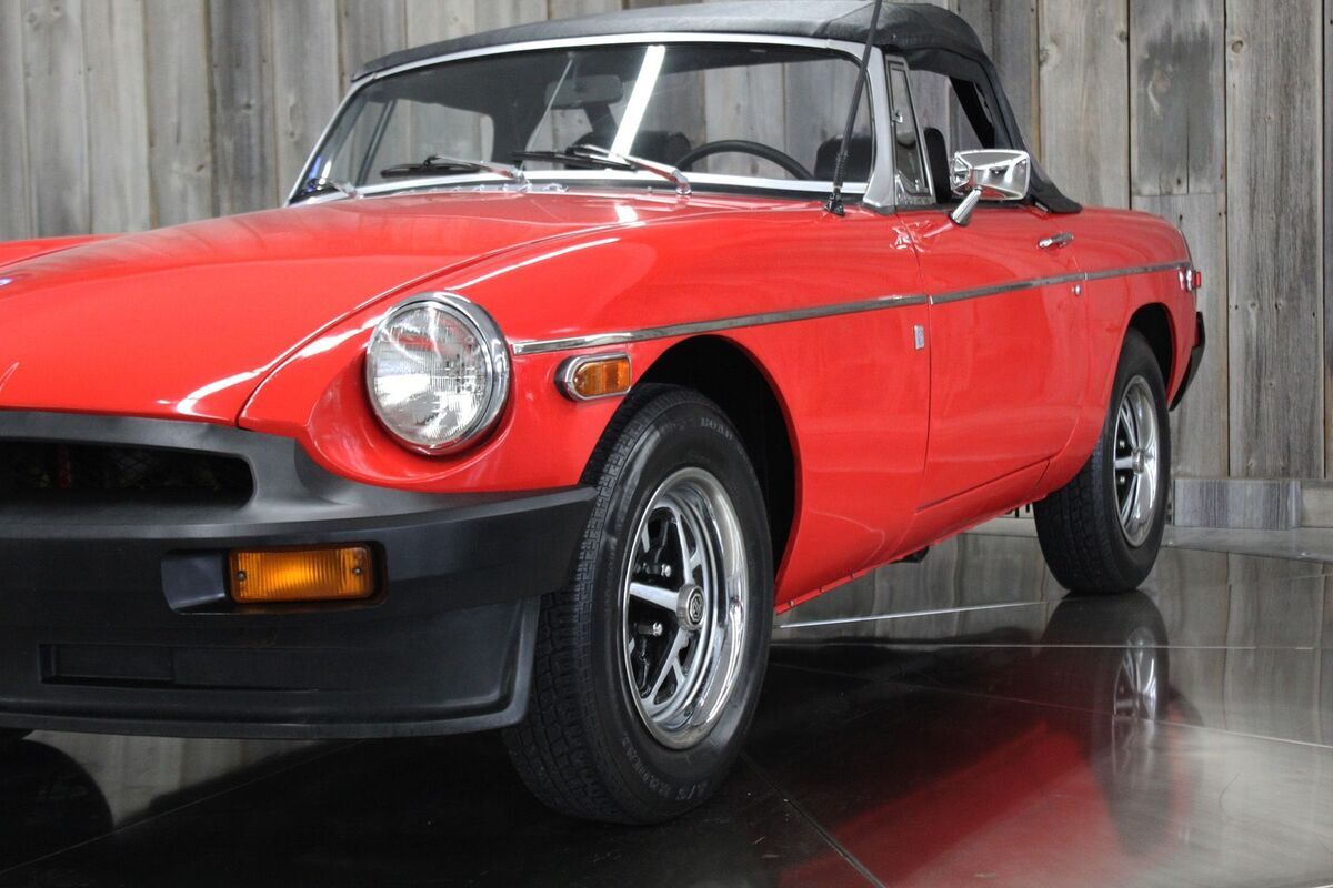 1977 MG MGB PAY with BITCOIN new paint top and boot 4spd - photo 9
