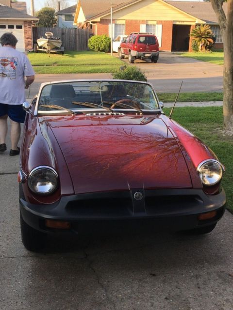 1977 MGB with 6 Cylinder Chevy engine-- Roadster Convertible - Fast and Clean 1977 MG MGB Roadster
