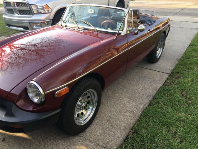 1977 MG MGB Roadster - photo 2