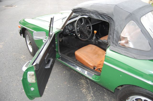 1977 MG MGB Roadster with Hardtoip and Tonneau covers - photo 13