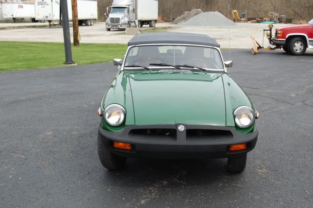 1977 MG MGB Roadster with Hardtoip and Tonneau covers - photo 7