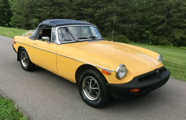 1977 MG MGB - photo 2
