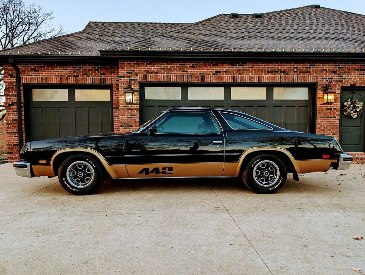 1977 Oldsmobile 442 BLACK & GOLD 71K LOW MILE SURVIVOR 5.7L 350ci - photo 6