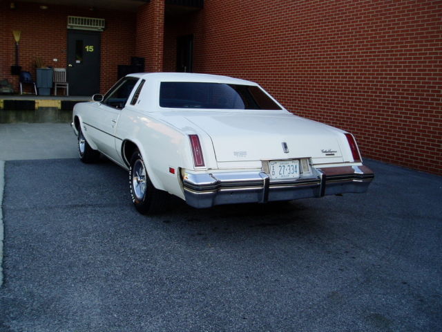 1977 Oldsmobile Cutlass Supreme Brougham - photo 2