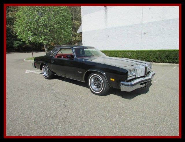 1977 Oldsmobile Cutlass V8 2 Door Coupe - photo 2