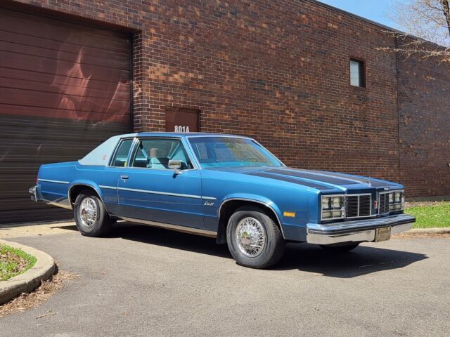 1977 Oldsmobile Delta 88 403/4-Barrel, Automatic Trans *34,500 Actual Miles* 1977 Oldsmobile Eighty-Eight