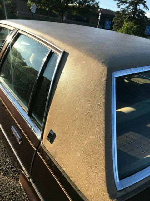 1977 Oldsmobile Ninety-Eight Luxury Sedan - photo 7