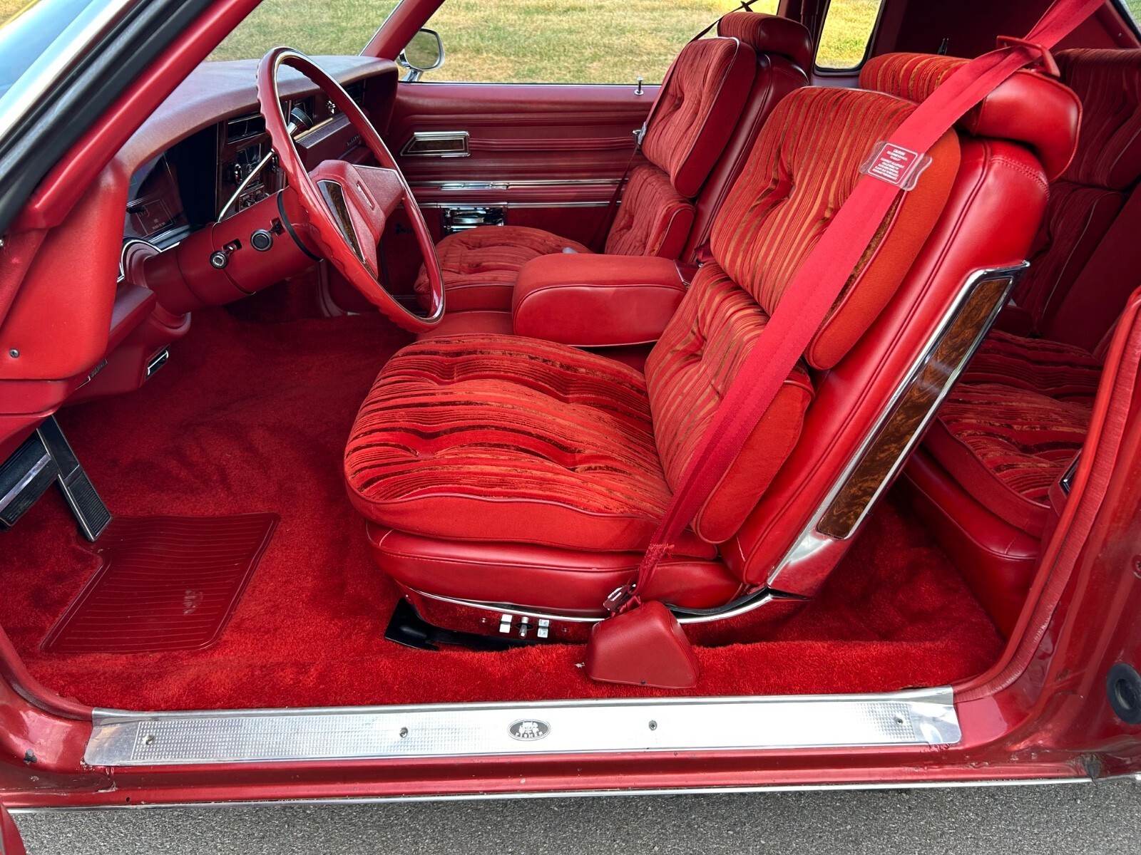 1977 Oldsmobile Toronado - photo 8