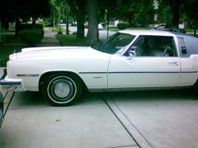 1977 Oldsmobile Toronado Brougham Coupe 2-Door - photo 5
