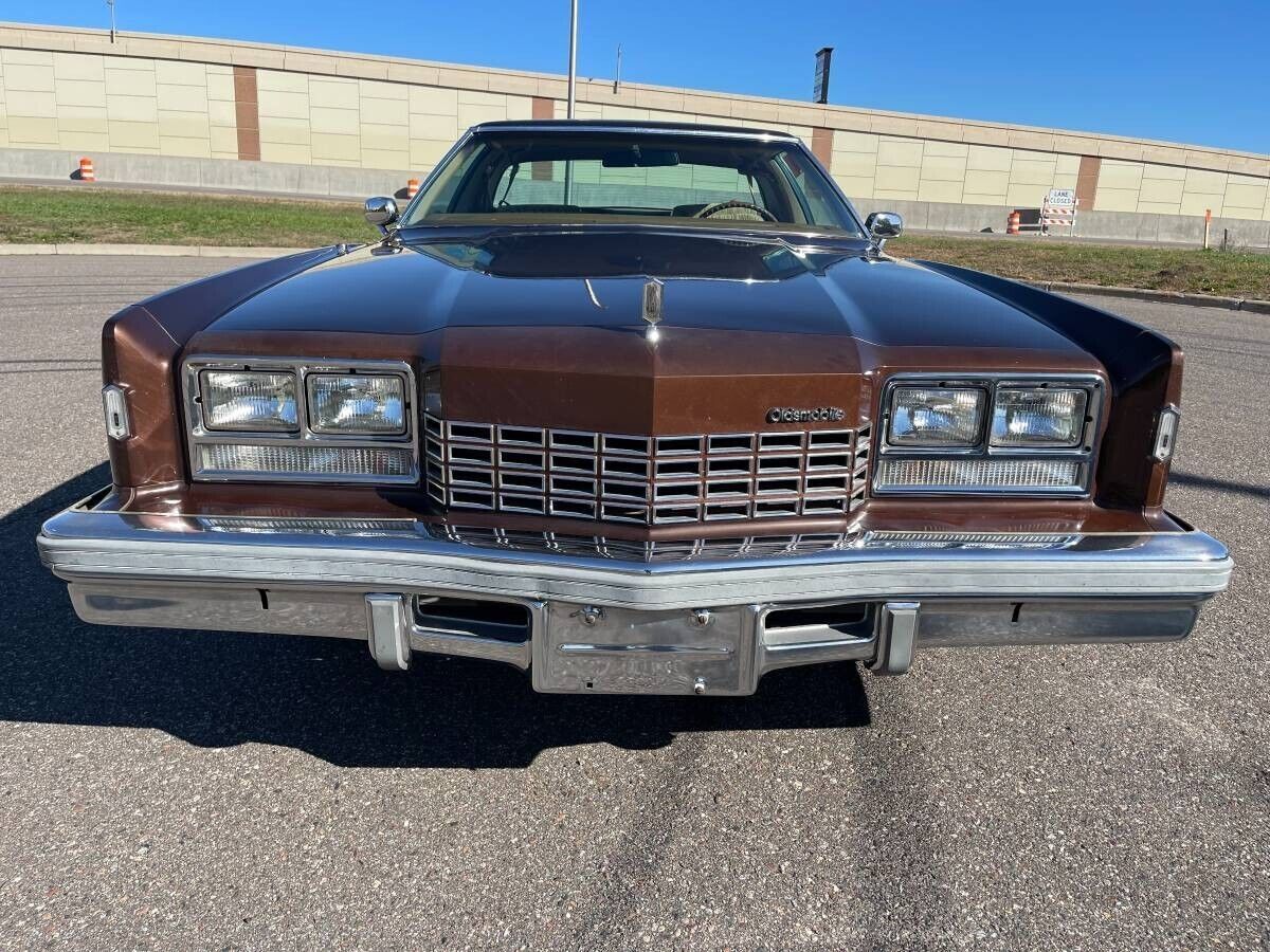 1977 Oldsmobile Toronado Brougham - photo 2