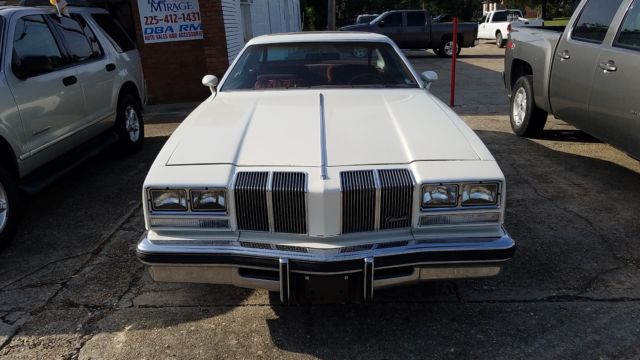 1977 Oldsmoble Cutlass Supreme Brougham 1977 Oldsmobile Cutlass