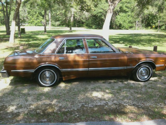 1977 Plymouth Volare 4dr sedan - photo 3