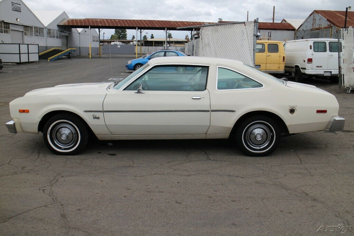 1977 Plymouth Volare - photo 2