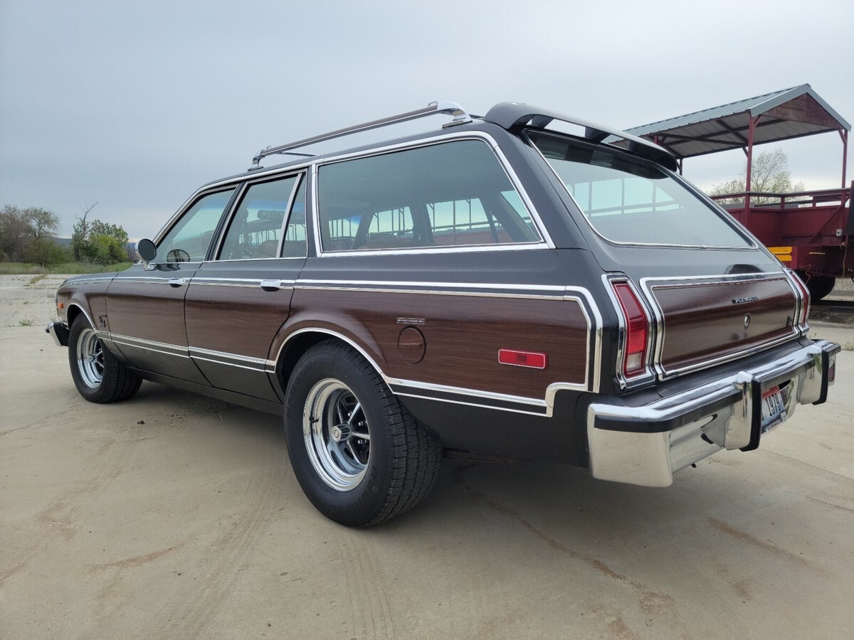 1977 Plymouth Volare - photo 2