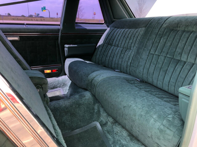 1977 Pontiac Bonneville Brougham - photo 11
