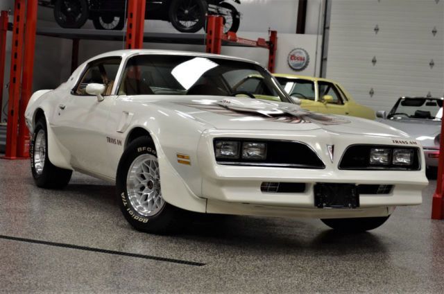 1977 PONTIAC FIREBIRD TRANS AM 4-SPEED 400 DOCUMENTED RARE SURVIVOR BEATS CAMARO 1977 Pontiac Firebird Trans Am