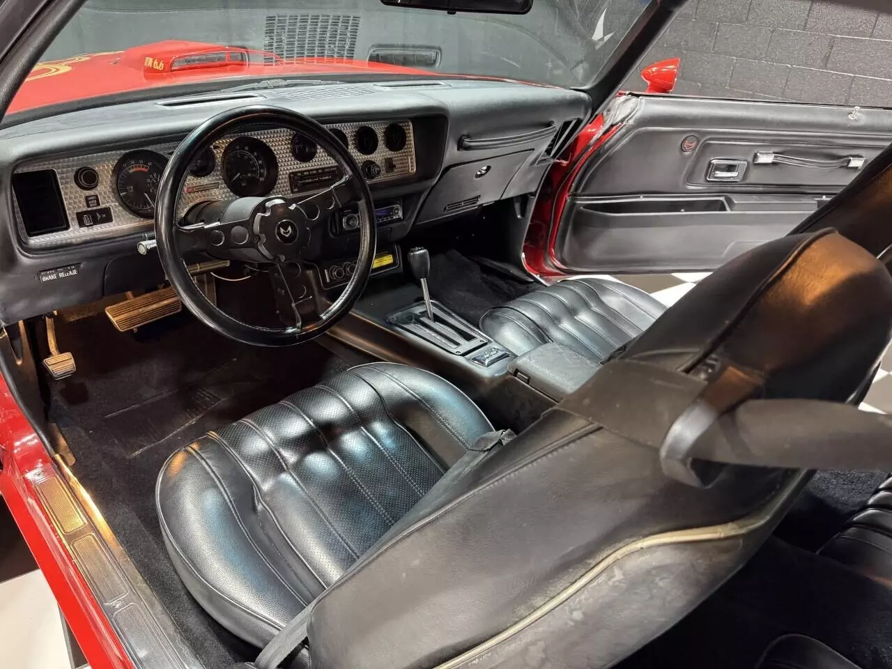 1977 Pontiac Trans Am 400cid Z CODE NICE IN & OUT SEE VIDEO CLIP! - photo 2