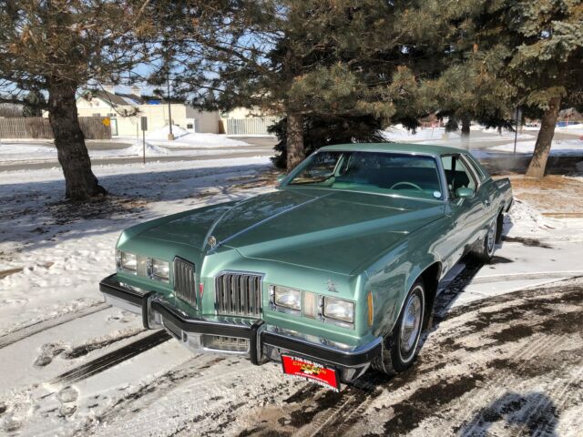 1977 Pontiac Grand Prix COUPE - photo 2
