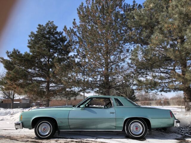 1977 Pontiac Grand Prix COUPE - photo 3