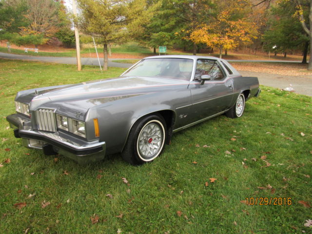 1977 Pontiac Grand Prix LJ Coupe 2-Door - photo 2