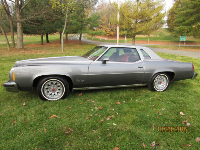 1977 Pontiac Grand Prix LJ Coupe 2-Door - photo 3