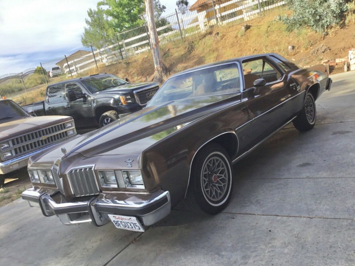 1977 Pontiac Grand Prix - photo 2