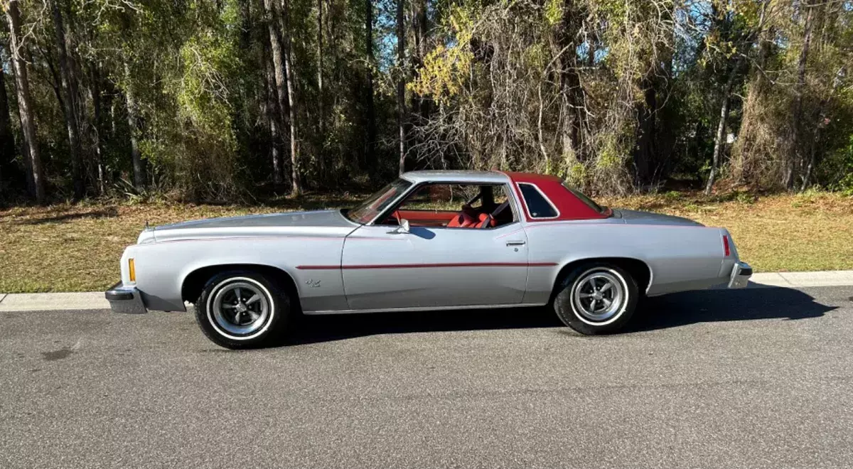 1977 PONTIAC GRND PRIX ALL STOCK CAR 69,618 MILES BEAUTIFUL ! LOOKS LIKE NEW ! 1977 Pontiac Grand Prix