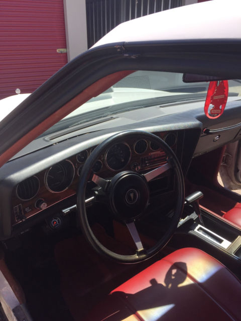 1977 Pontiac Le Mans Hardtop - photo 12
