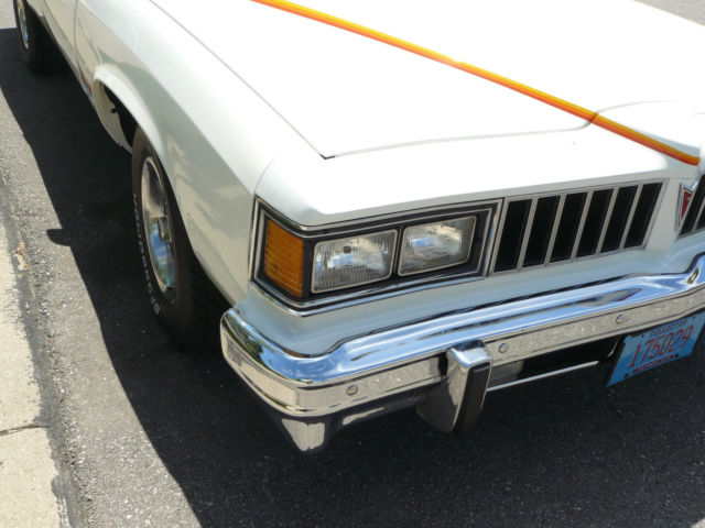 1977 Pontiac Le Mans - photo 10