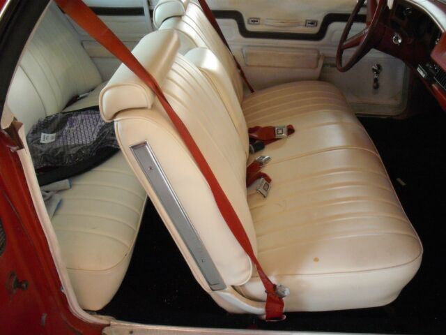 1977 Pontiac Le Mans Sports Coupe - photo 2