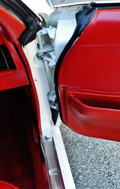 1977 Pontiac Trans Am 6.6L Restored Must See White on Red - photo 12