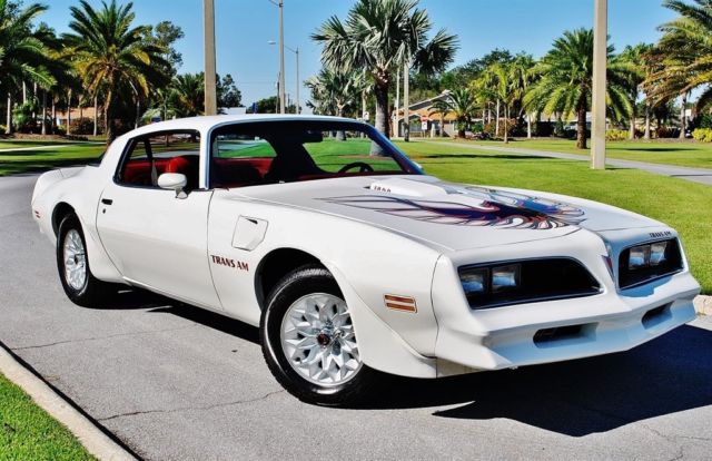 1977 Pontiac Trans Am 6.6L Restored Must See White on Red - photo 2