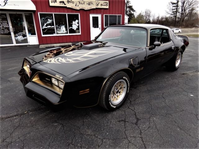 1977 Pontiac Trans Am Restored Mint W72, Y81 Special Edition 1977 Pontiac Trans Am Trans Am SE