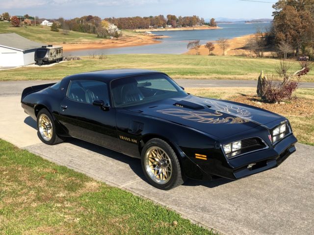 1977 Pontiac Trans Am Show Room Condition Original 400 Black on Black 1977 Pontiac Trans Am