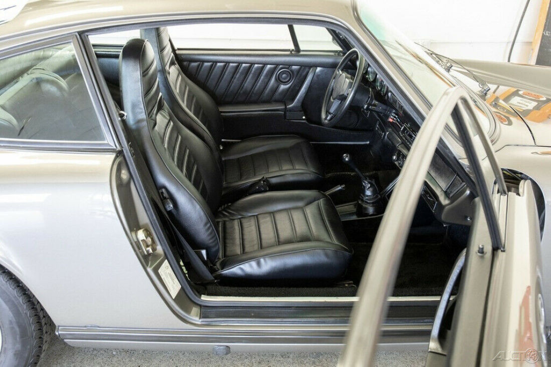 1977 Porsche 911 Coupe - photo 12