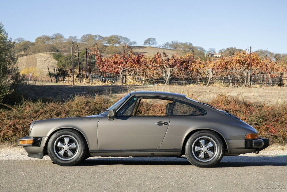 1977 Porsche 911 Coupe - photo 2