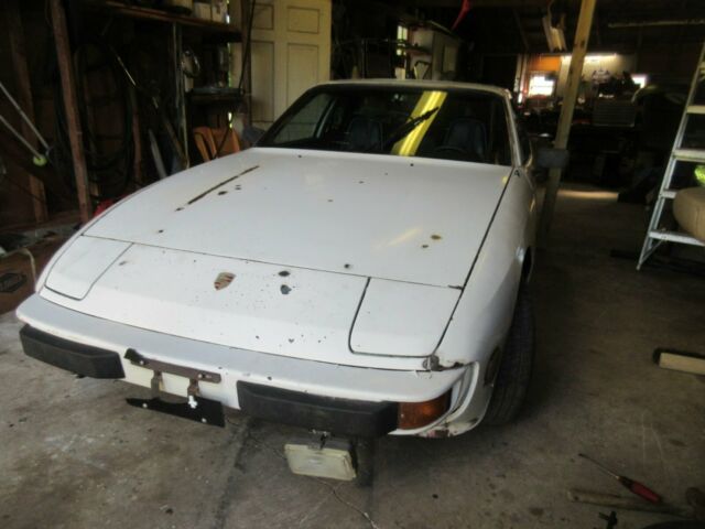 1977 Porsche 924 Martini & Rossi Edition - Project 1977 Porsche 924 Martini Edition