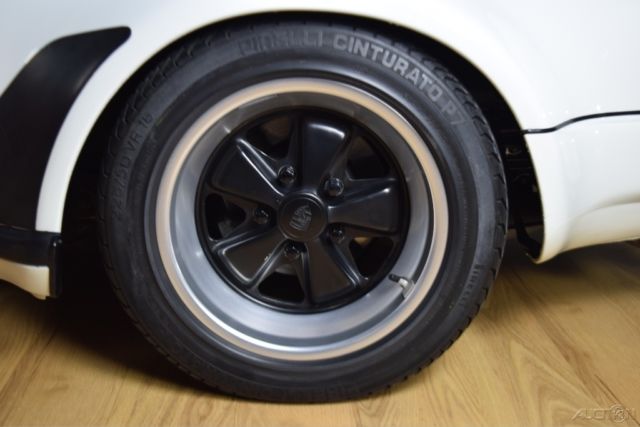 1977 Porsche 911 - photo 11