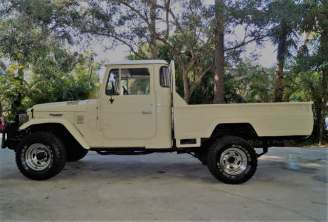 1977 *Rare Diesel* Toyota Land Cruiser Pick up truck. FJ40 FJ45 HJ45 BJ40 1977 Toyota Land Cruiser *Rare Diesel* Pick up - FJ40 FJ45 HJ45 BJ40
