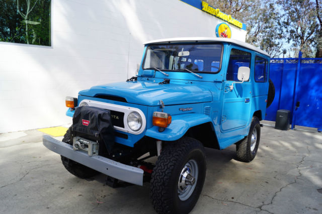1977 RESTORED ARIZONA/CALIFORNIA FJ40 WITH RARE A/C, WINCH, PS & P. DISC BRAKES! 1977 Toyota Land Cruiser FJ40 WITH A/C, PS, P DISC BRAKES & WINCH!