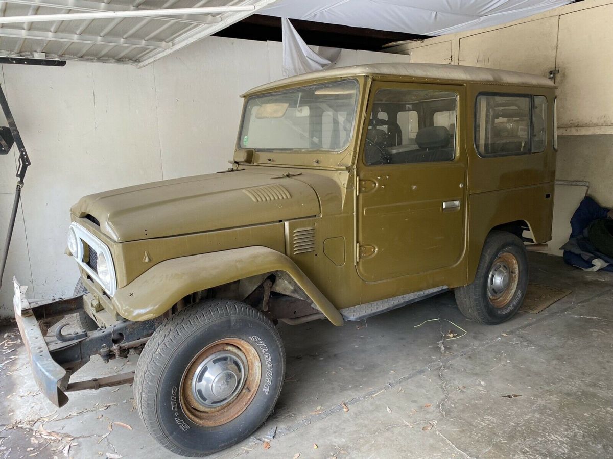 1977 Toyota Land Cruiser 40 - photo 2